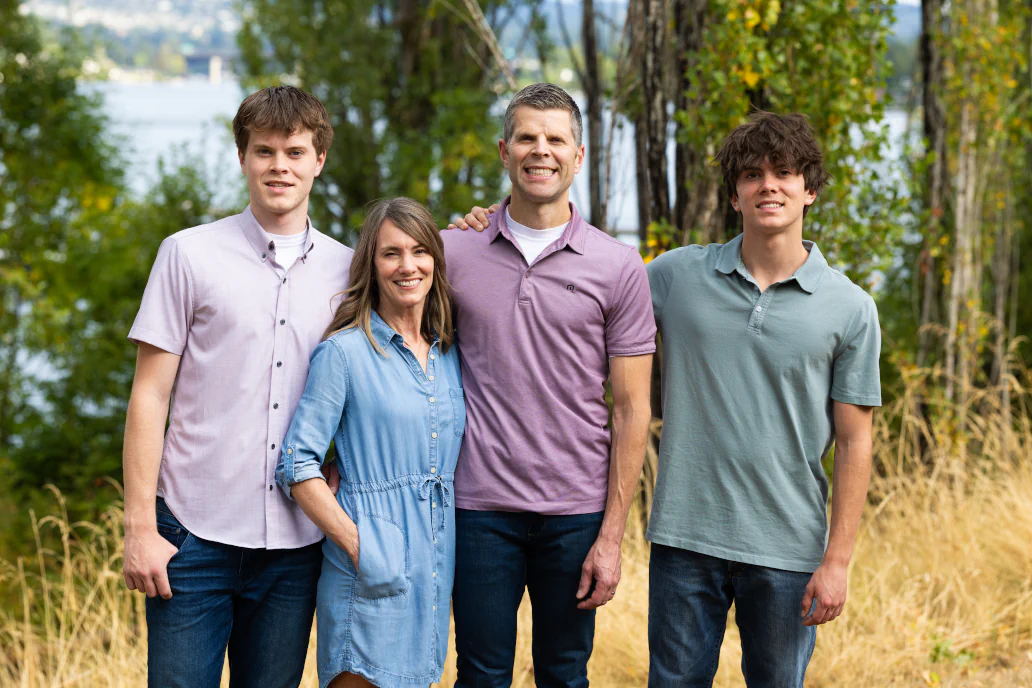 Dr. Theron Mason and Dr. Connie Mason of Manson & Chi Family Dentistry family photo